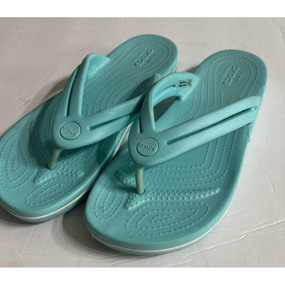 Crocs Flip Flops Sandals (Women's Size 8) Aqua Blue
